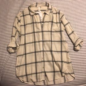 H&M button up top. Size 8. Brand new with tags.